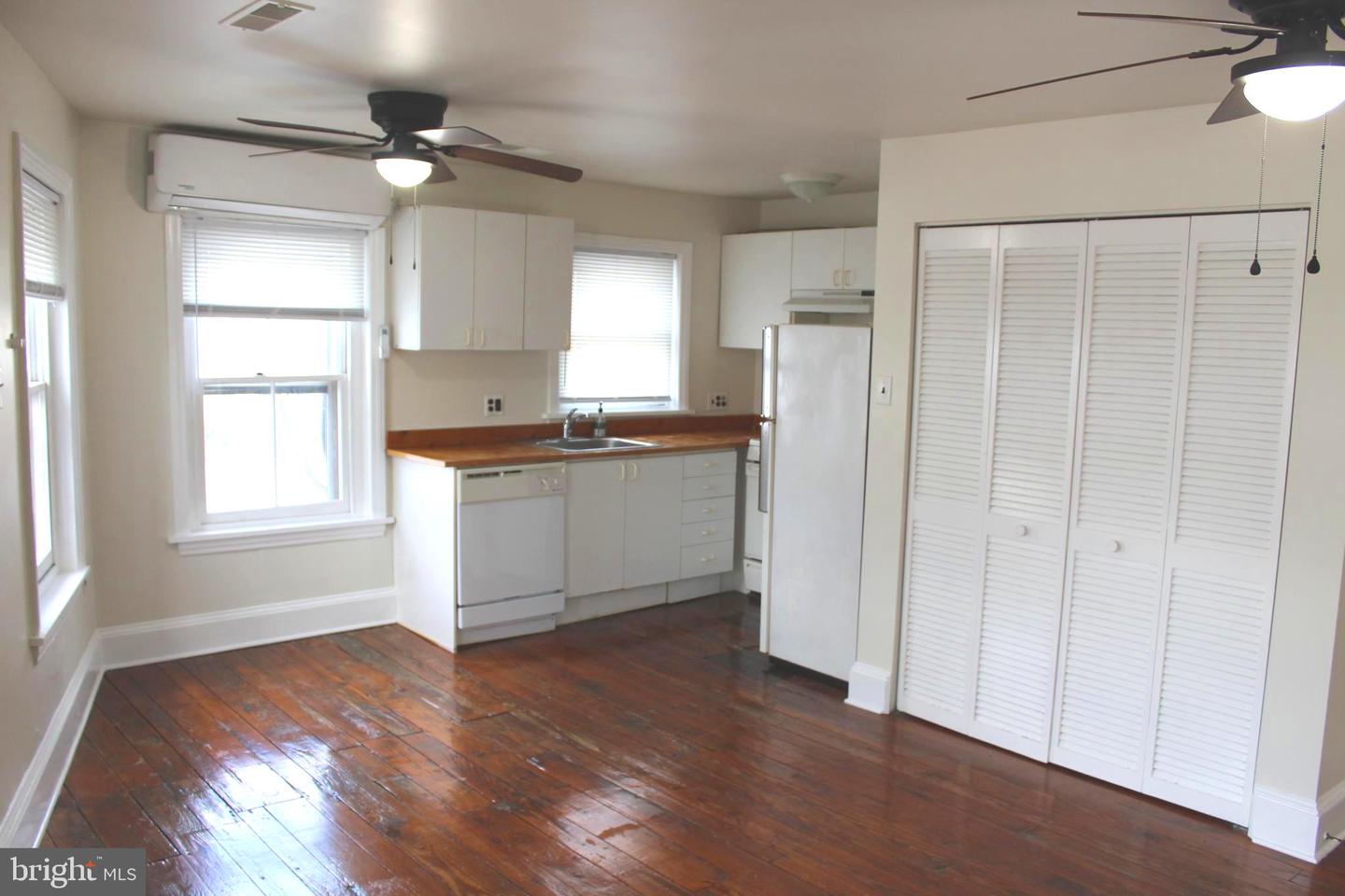 4417 Baker St Property Photo 32