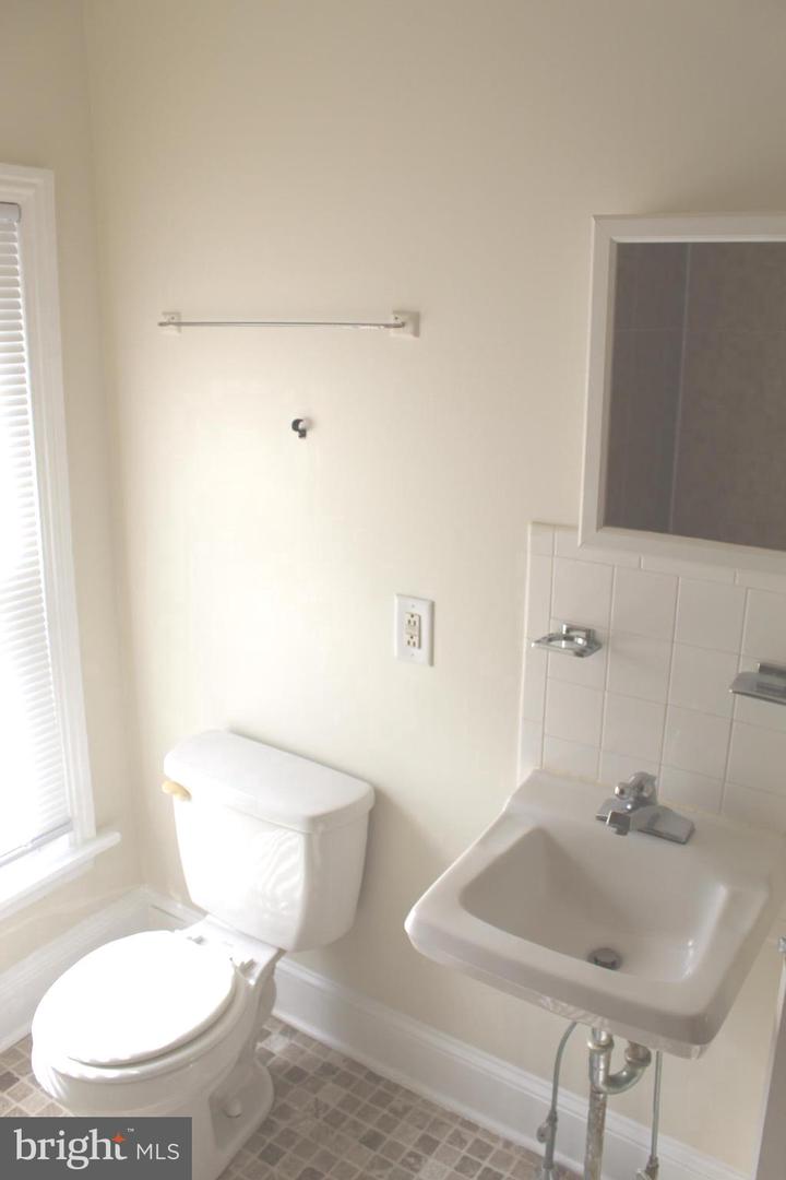 4417 Baker St Property Photo 39