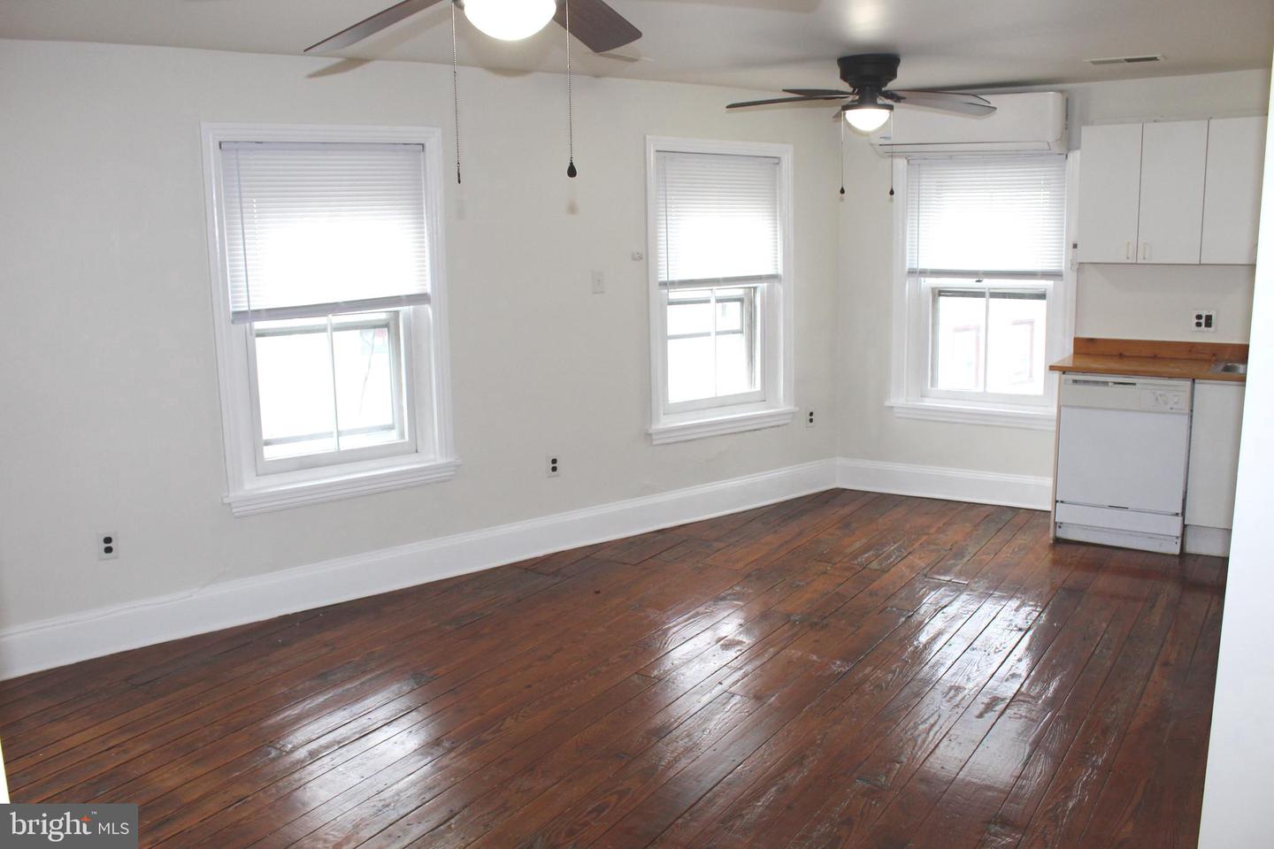 4417 Baker St Property Photo 41