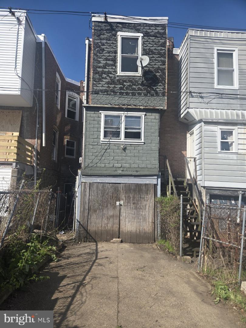 1026 W Olney Ave Property Photo 4
