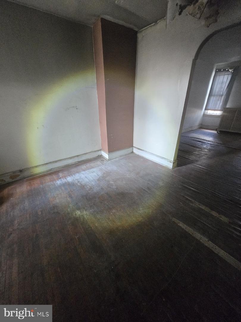 1026 W Olney Ave Property Photo 7