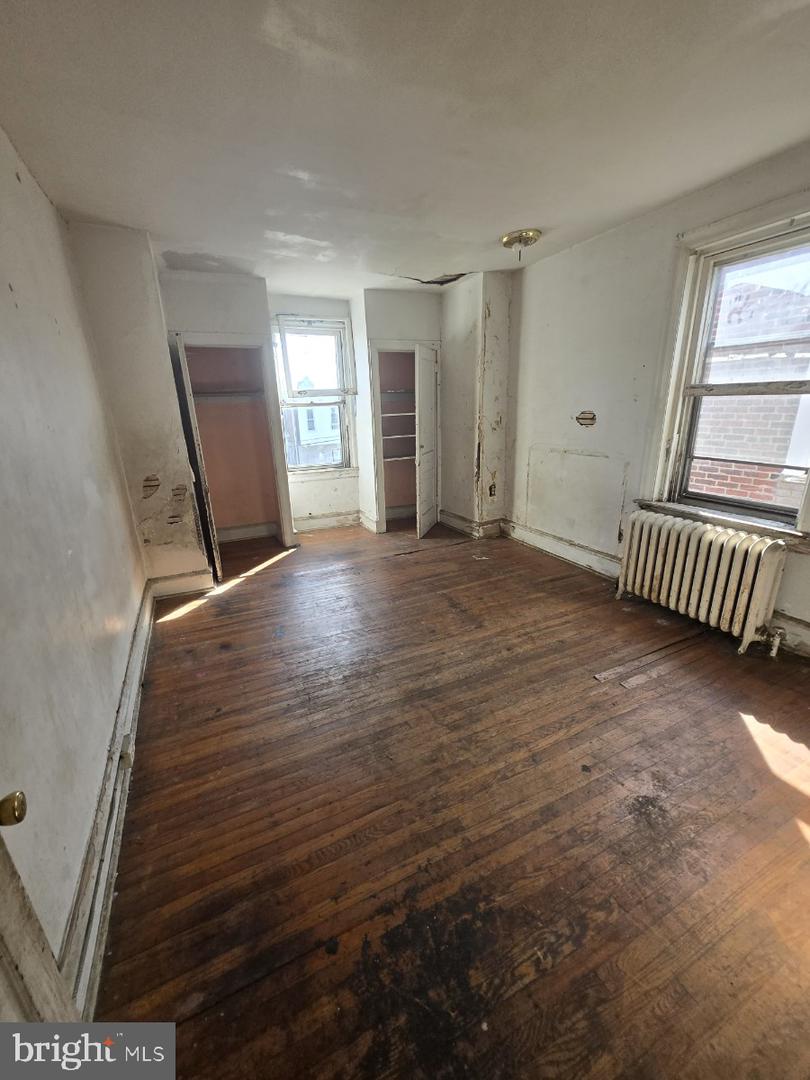 1026 W Olney Ave Property Photo 10