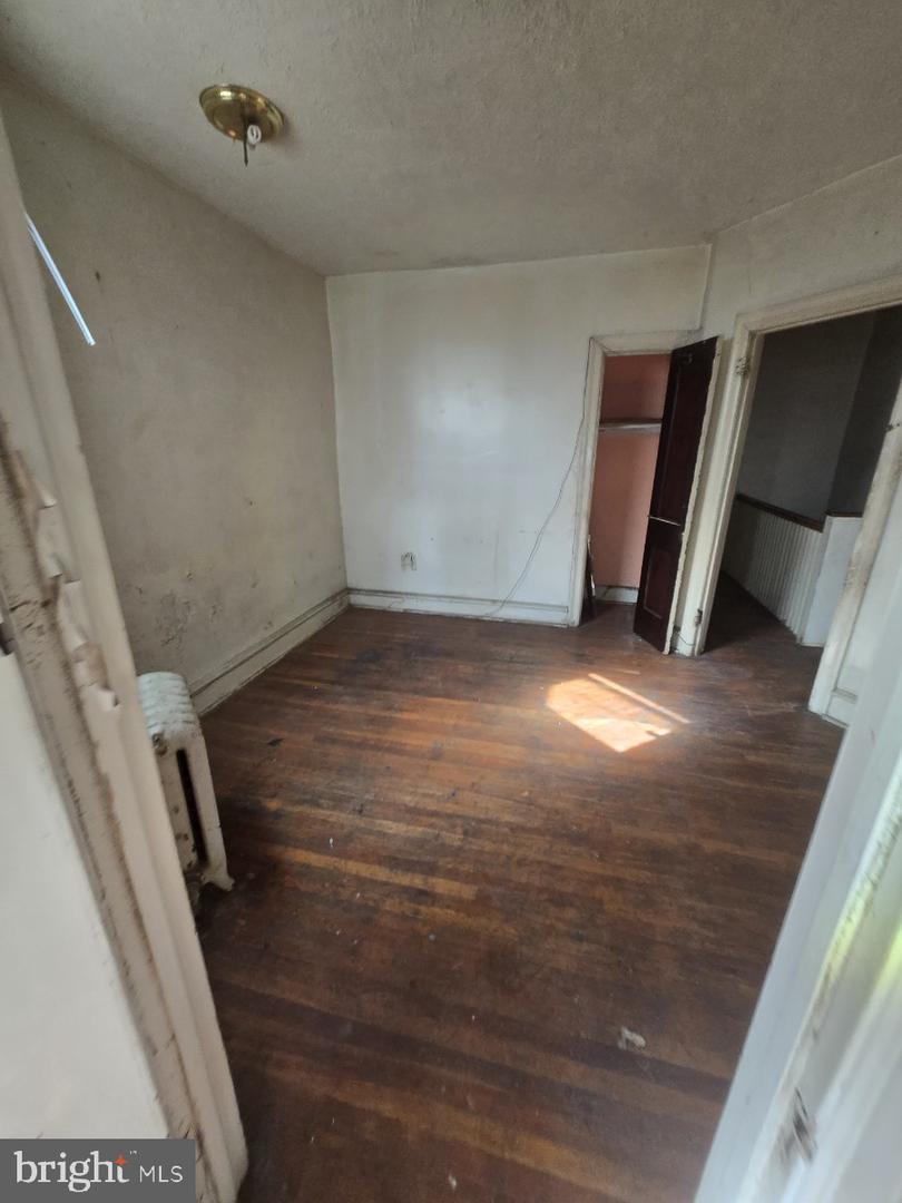 1026 W Olney Ave Property Photo 11