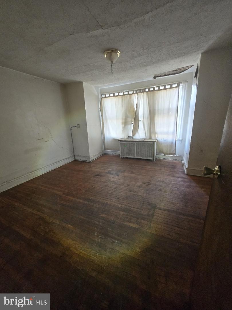1026 W Olney Ave Property Photo 15