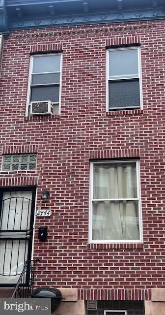 2744 N Taylor St Property Photo 1