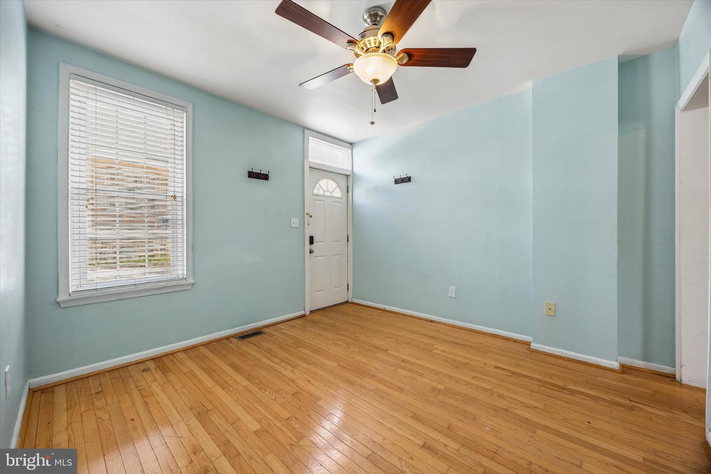 4334 Fleming St Property Photo 3