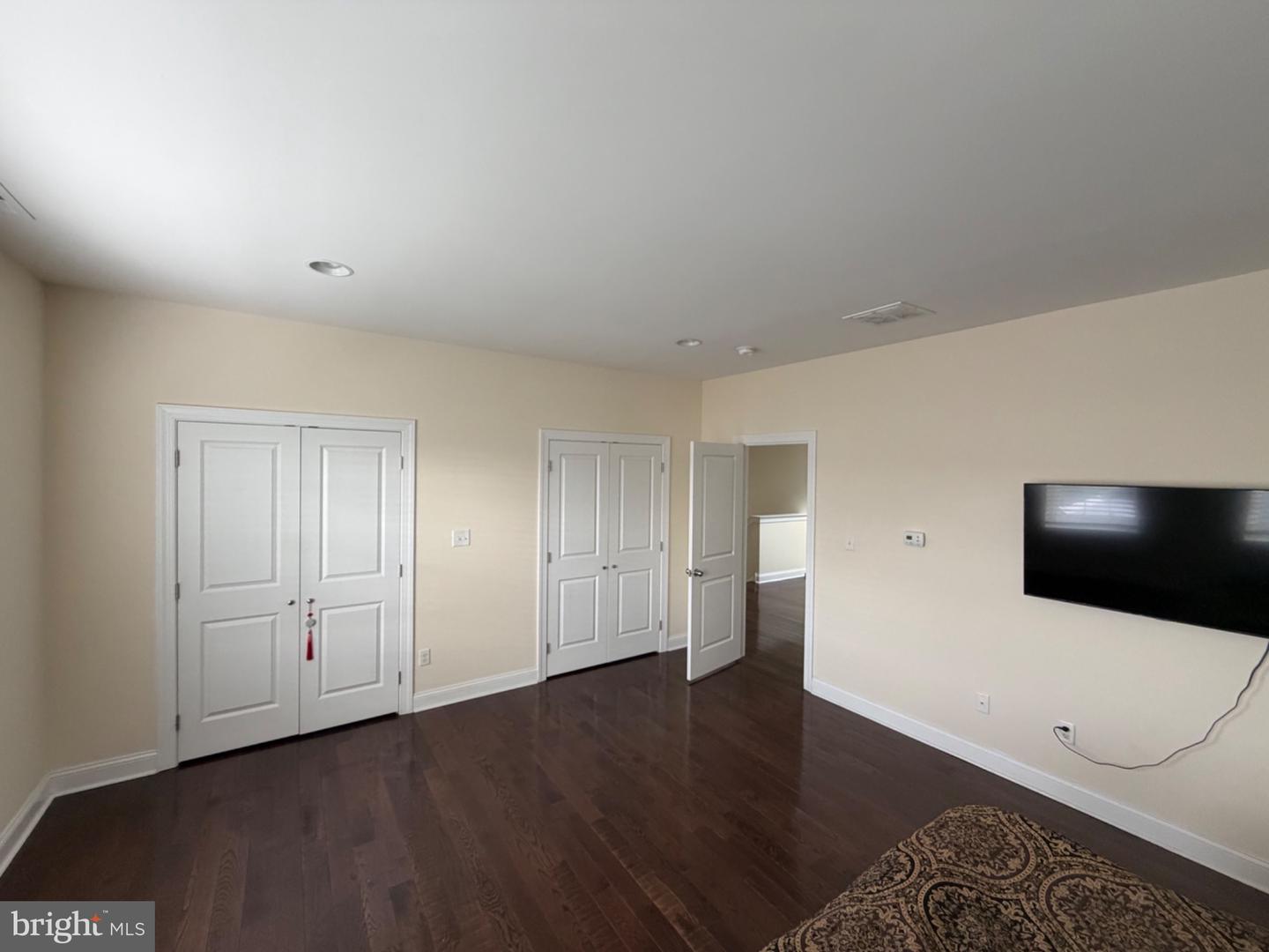 7804-00 Large St Property Photo 35