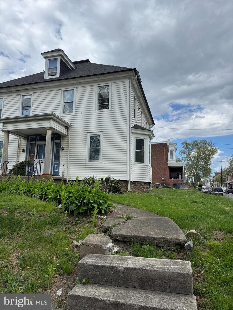 301 W Olney Ave Property Photo 4