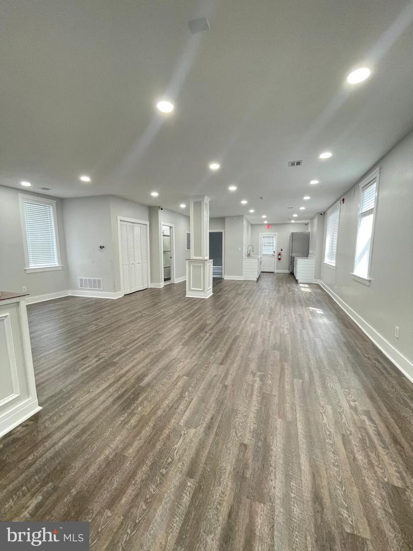 1323 Lindley Ave #unit 2 Property Photo 1