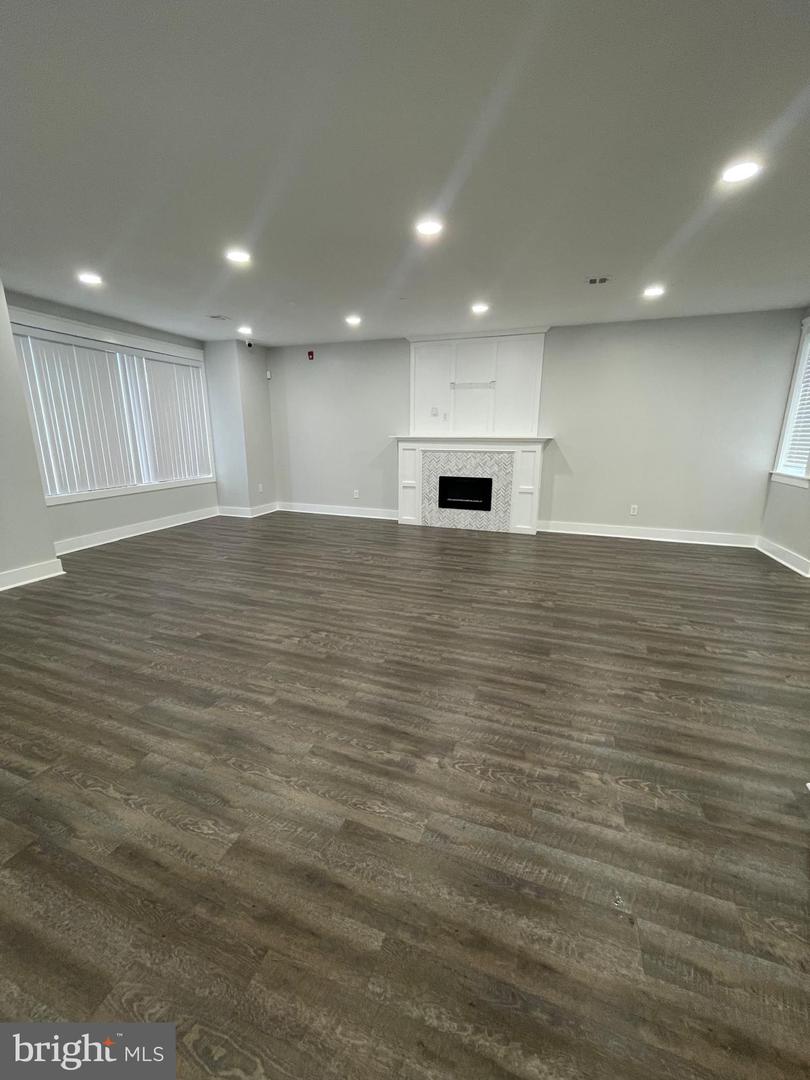 1323 Lindley Ave #unit 2 Property Photo 5