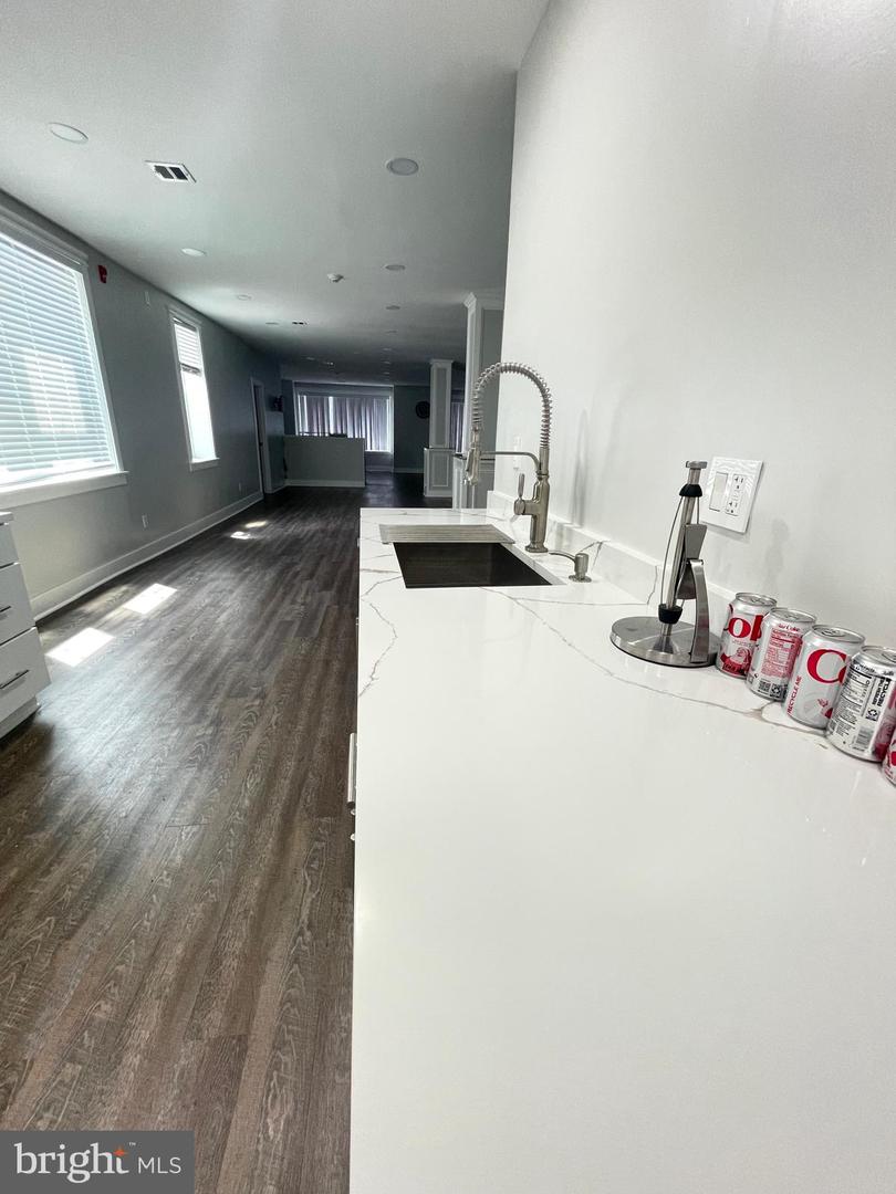1323 Lindley Ave #unit 2 Property Photo 11