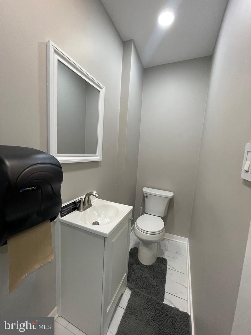 1323 Lindley Ave #unit 2 Property Photo 17