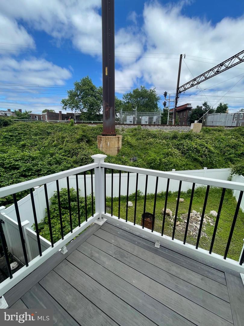 1323 Lindley Ave #unit 2 Property Photo 22