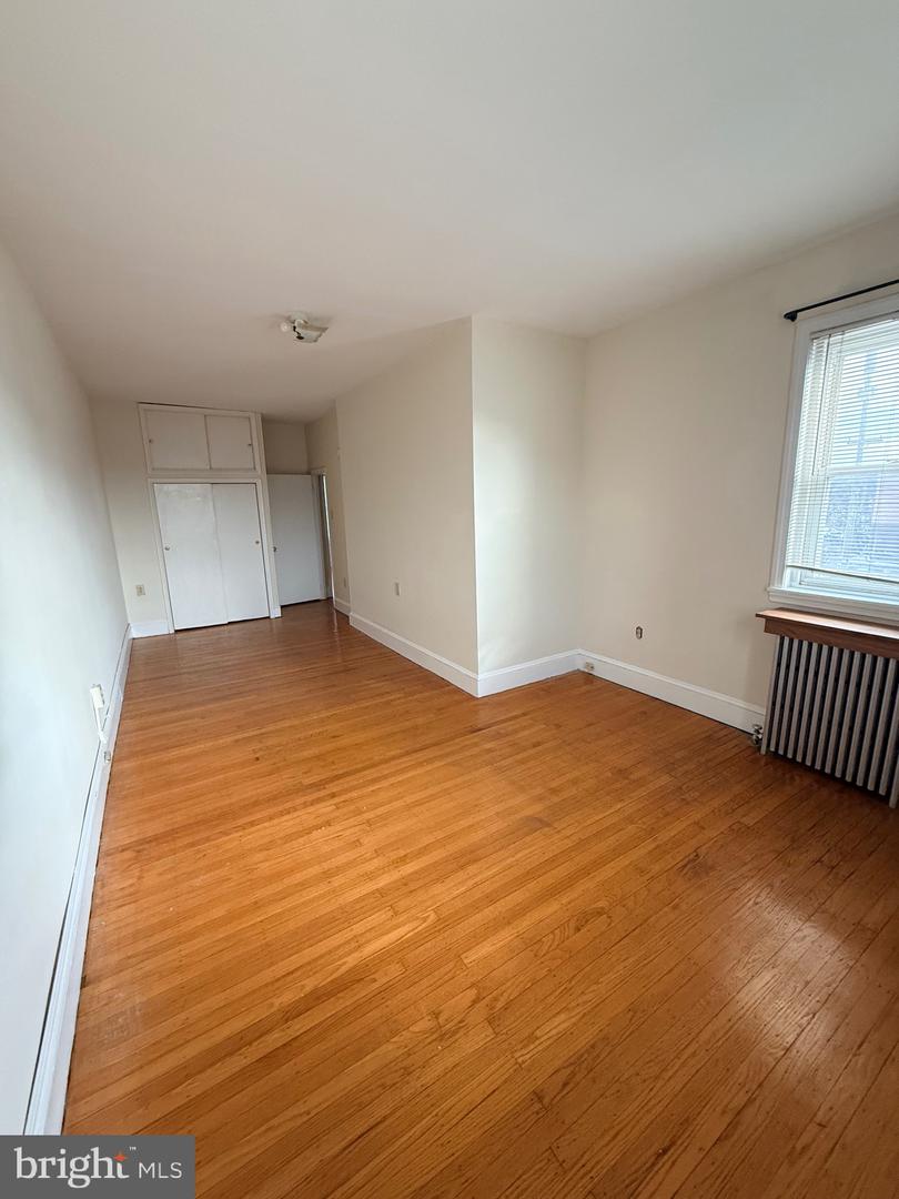 330-32 E Girard Ave Property Photo 24