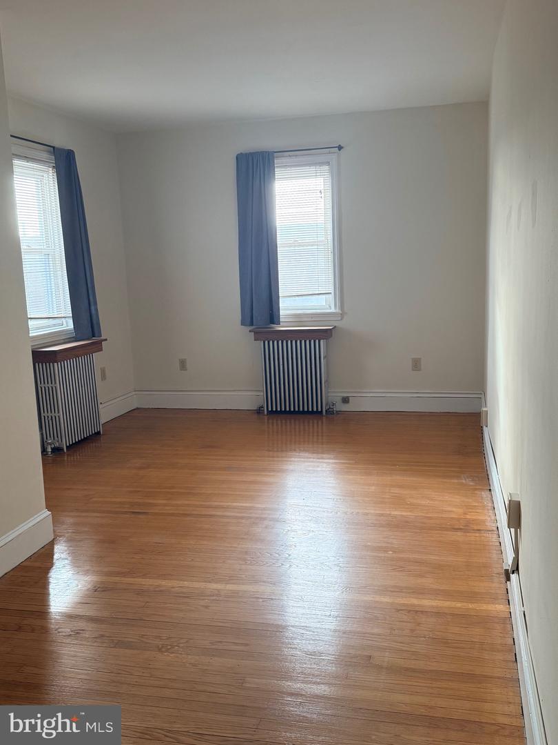 330-32 E Girard Ave Property Photo 25