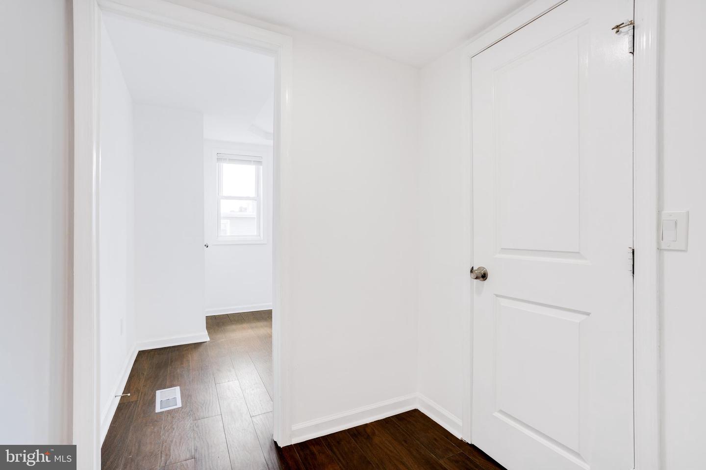 2633 Braddock St Property Photo 28
