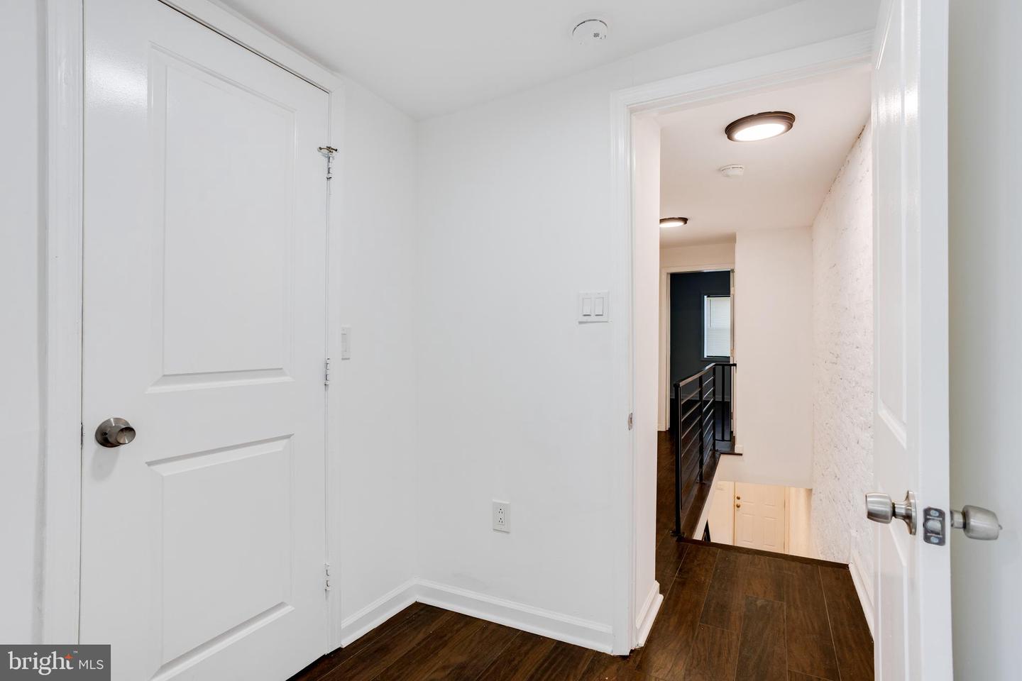 2633 Braddock St Property Photo 31