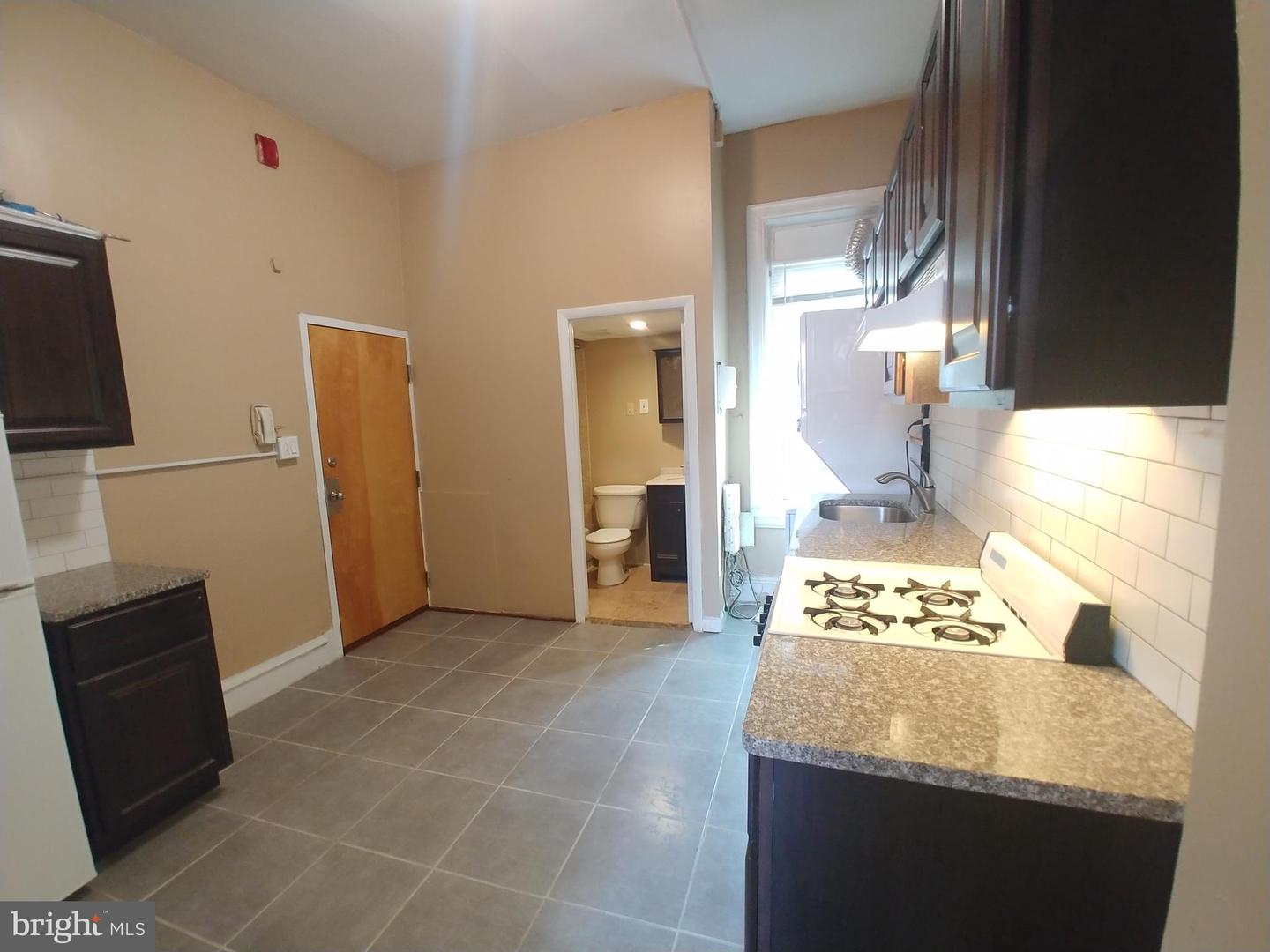 1508 S Broad Property Photo 9