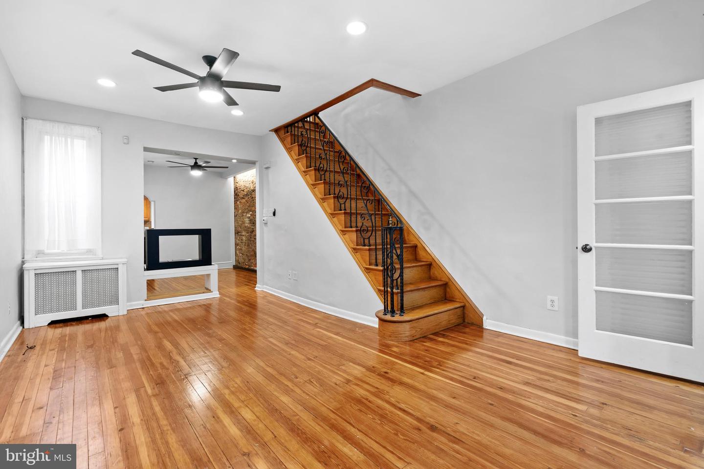 2529 E Albert St Property Photo 3