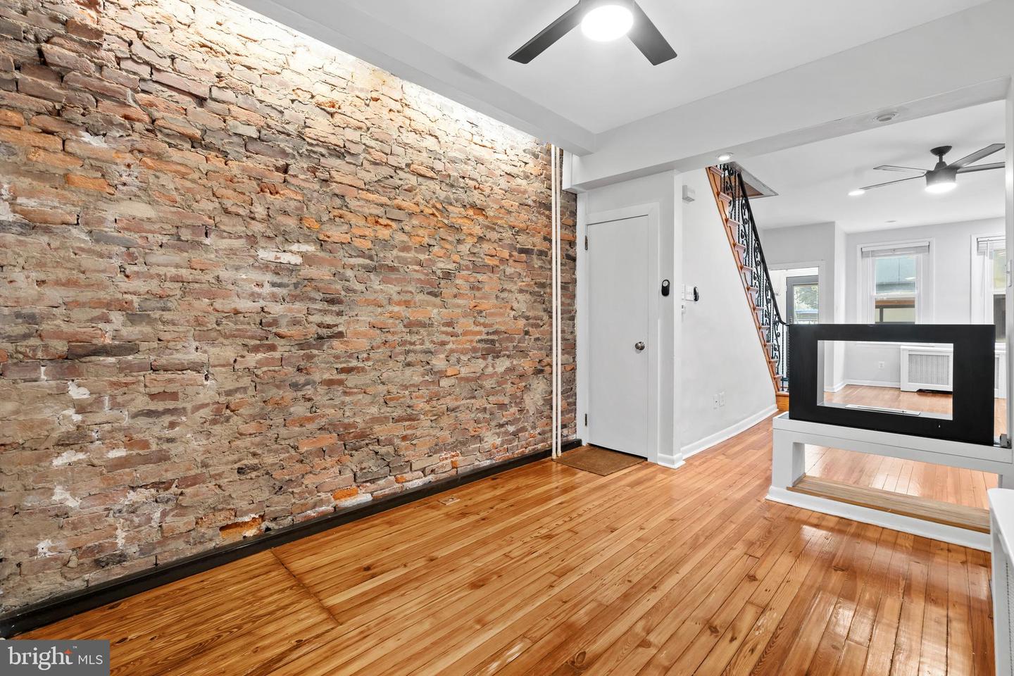 2529 E Albert St Property Photo 8