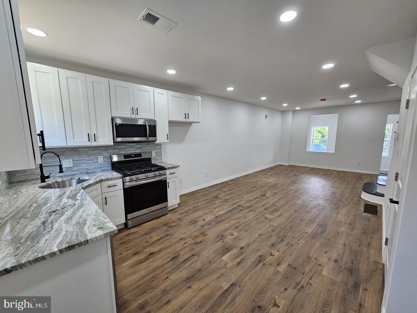1040 S 56th St Property Photo 1