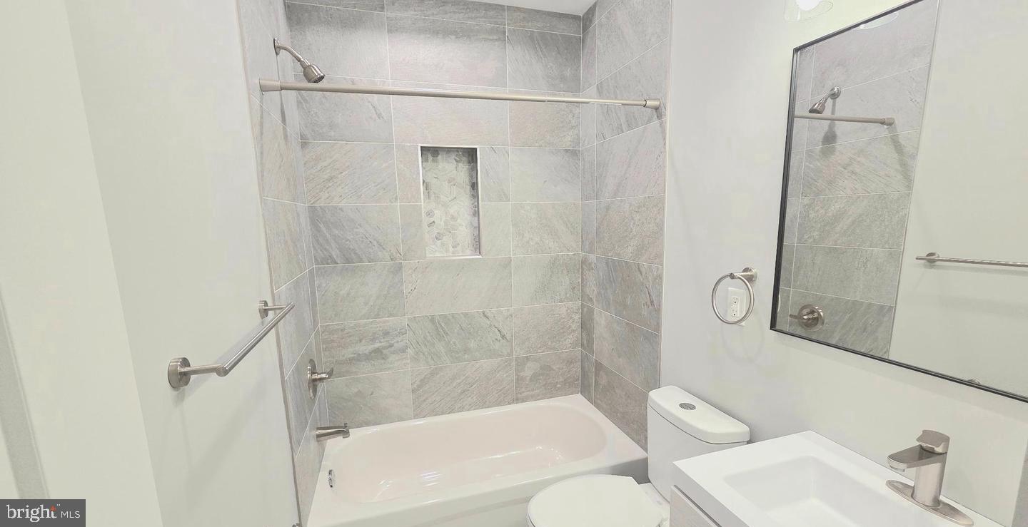 5233 Chancellor St #1 Property Photo 8