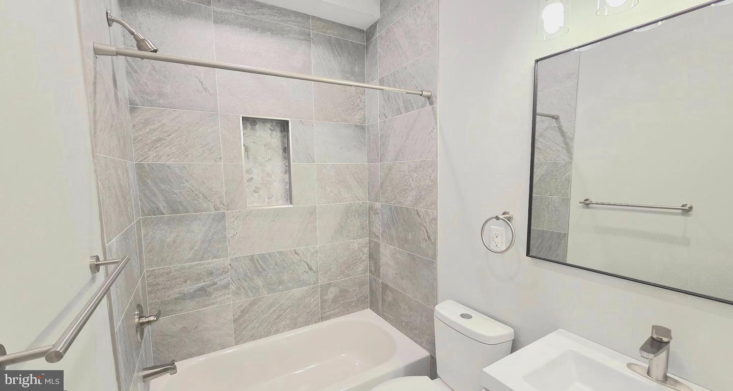 5233 Chancellor St #1 Property Photo 9