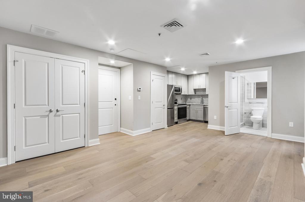 222 W Rittenhouse Sq #1804 Property Photo 1