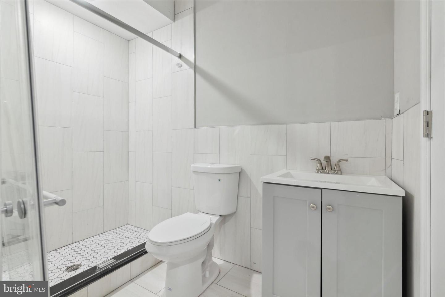 1230 N Marshall St Property Photo 6