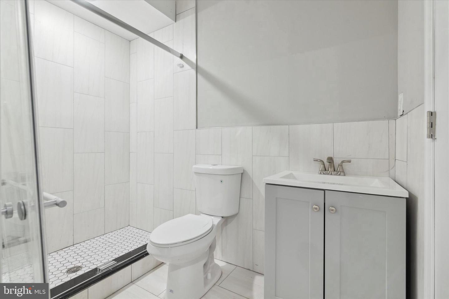 1230 N Marshall St Property Photo 6