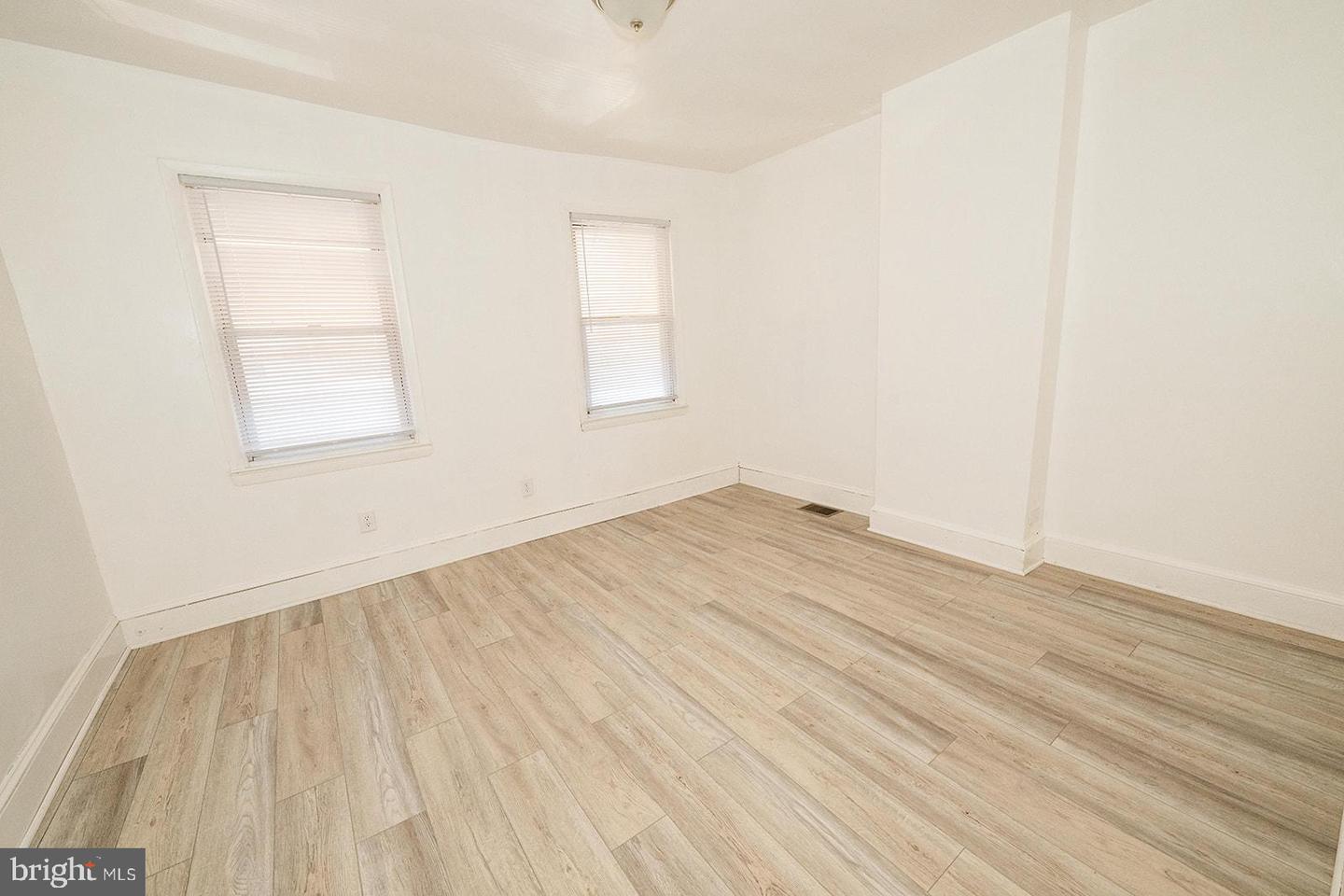 1833 E Hazzard St Property Photo 6