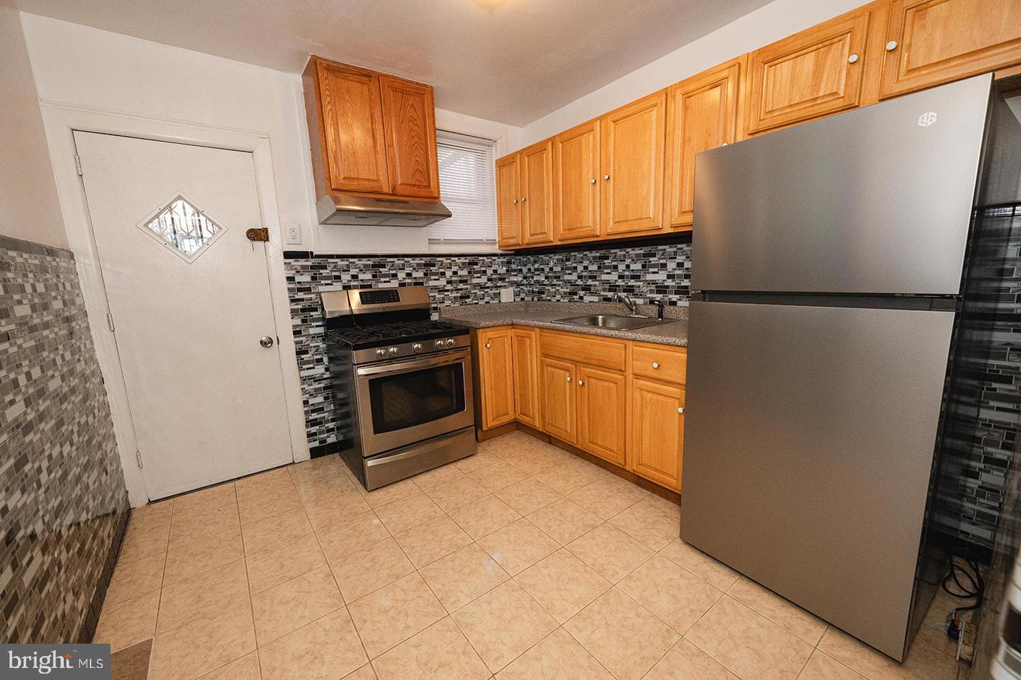 1833 E Hazzard St Property Photo 13
