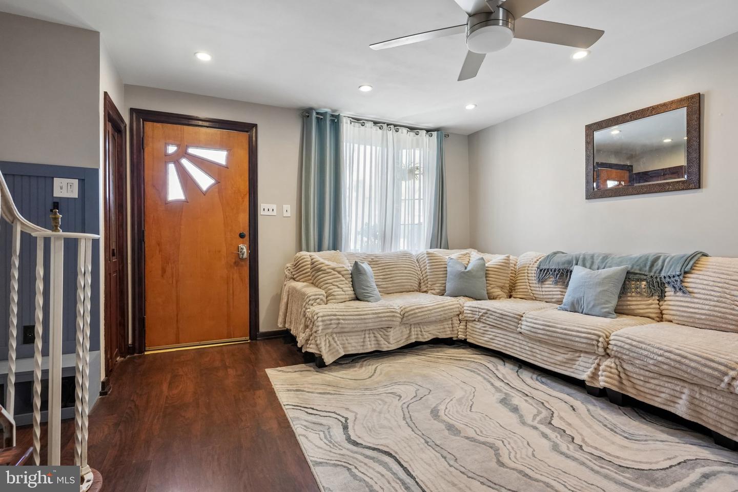 7242 Algard Property Photo 7