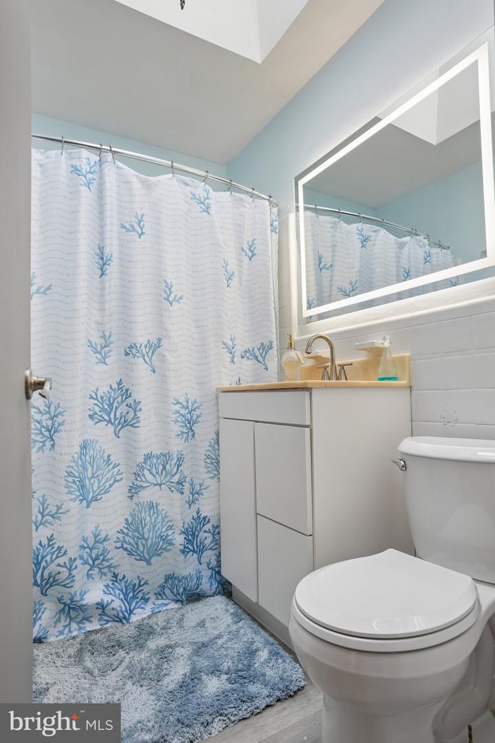7242 Algard Property Photo 21