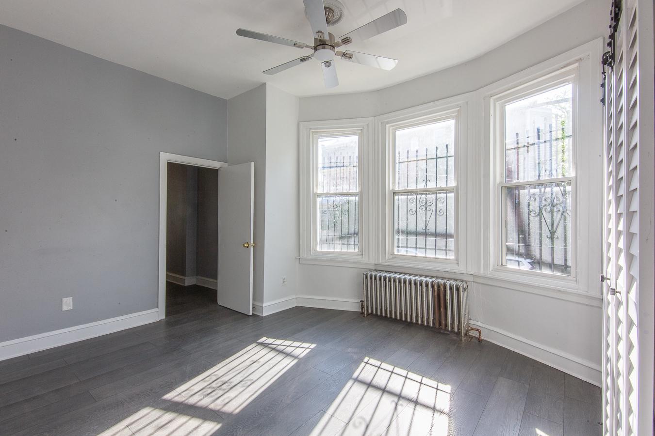 4843 Walton Ave Property Photo 2