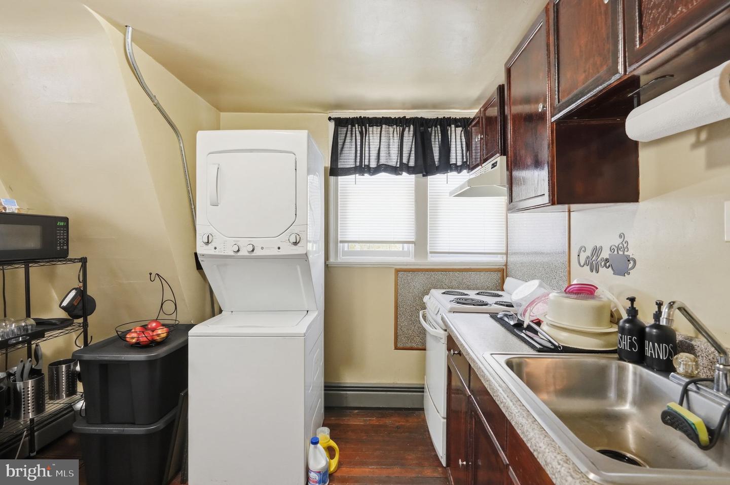 7529-31 Forrest Ave Property Photo 11