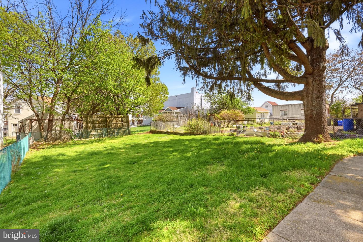 7529-31 Forrest Ave Property Photo 49