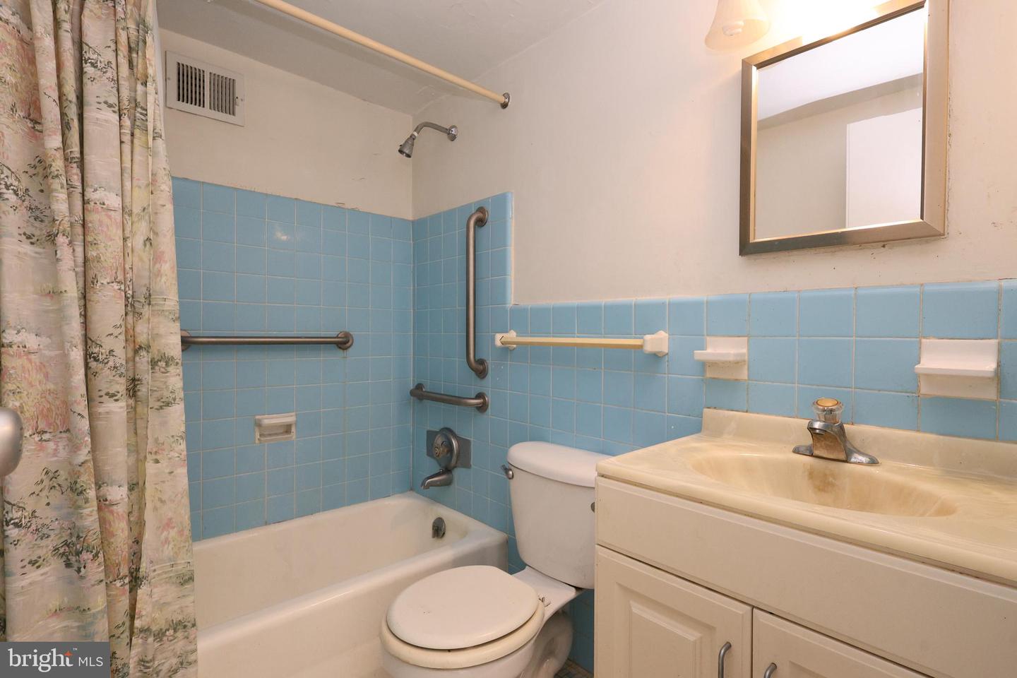 118 S 21st St #911 Property Photo 5