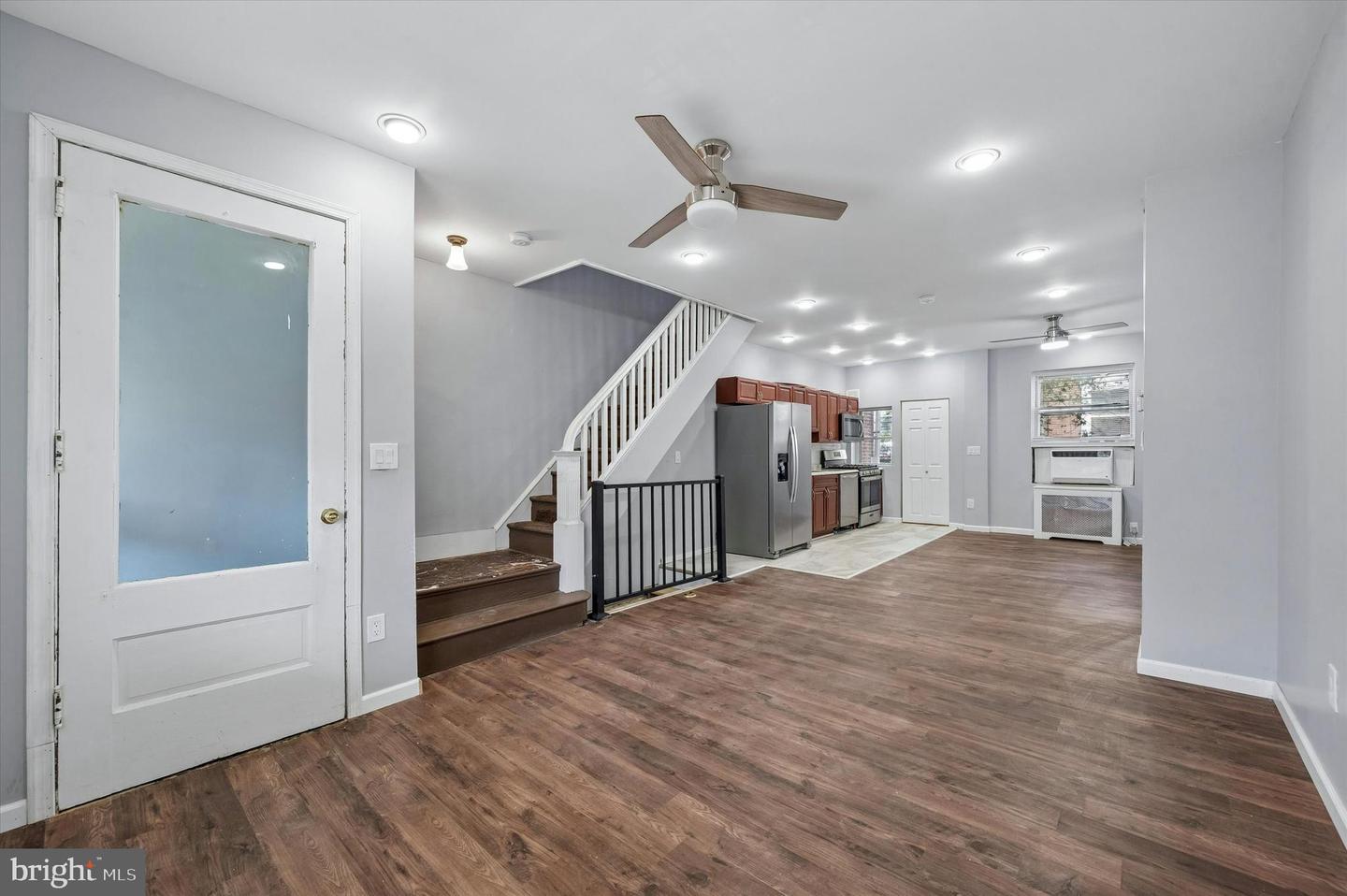 263 S Felton St Property Photo 4