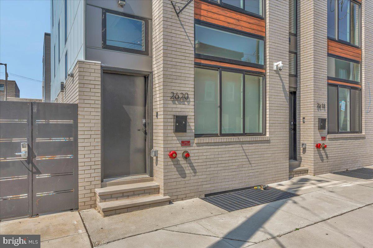 2620 E Hagert St Property Photo 29