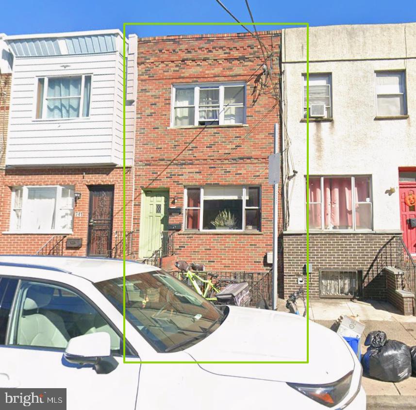 739 W Porter St Property Photo 1