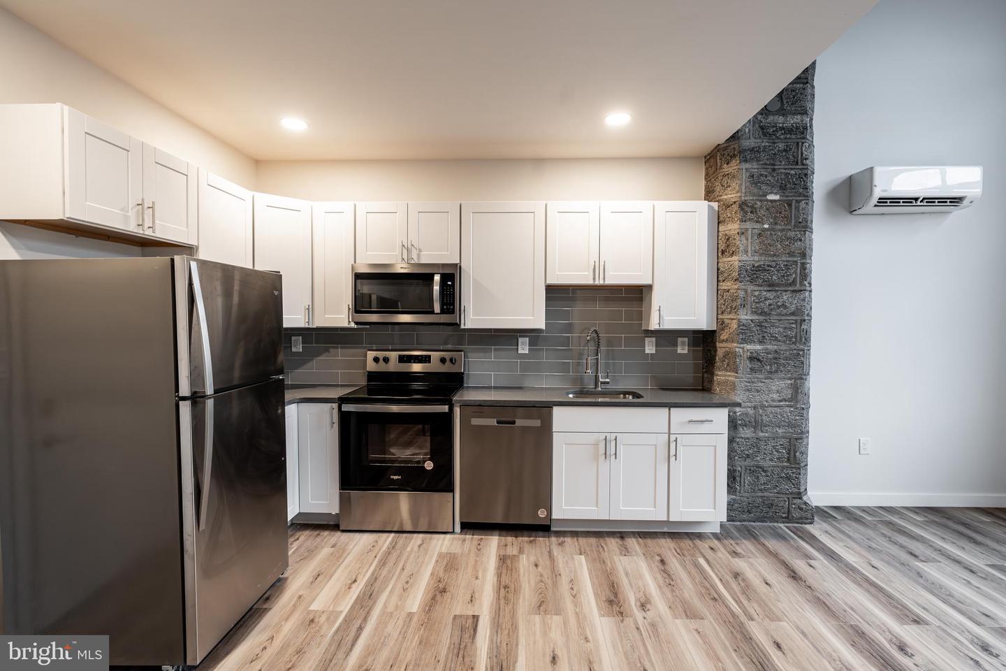 6400 Haverford Ave #40 Property Photo 6
