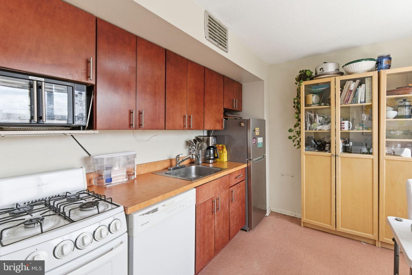 1326-42 Spruce St #1202 Property Photo 12