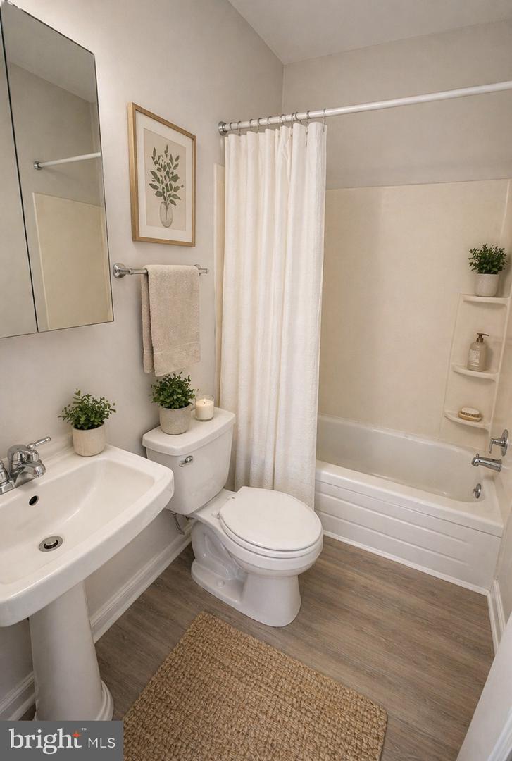 5608-00 Ridge Ave #f4 Property Photo 5