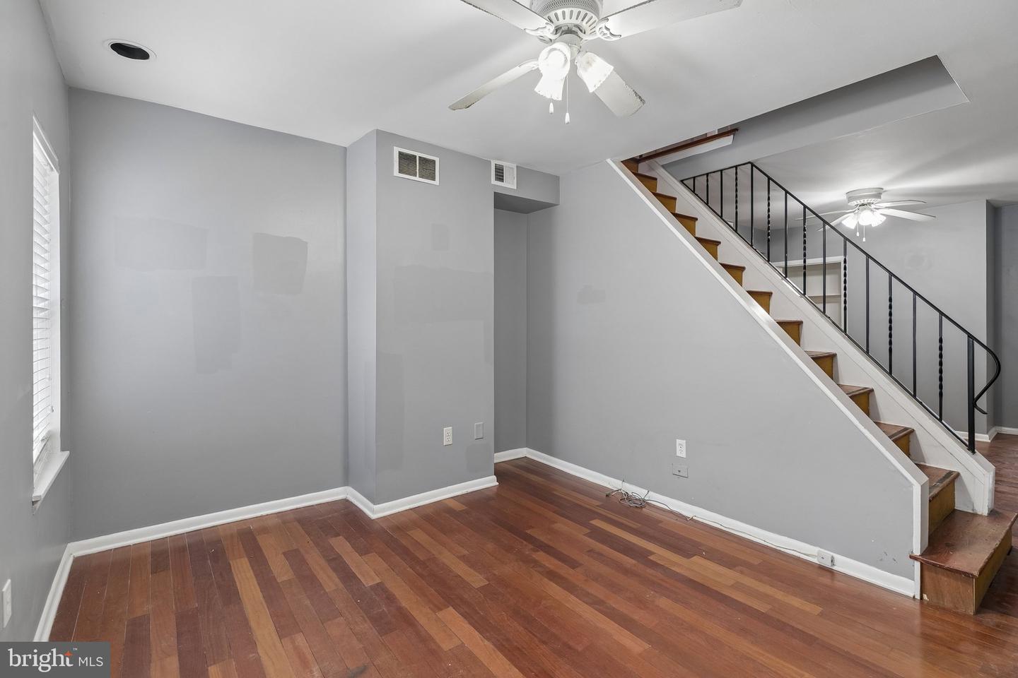 4648 Mansion St Property Photo 2