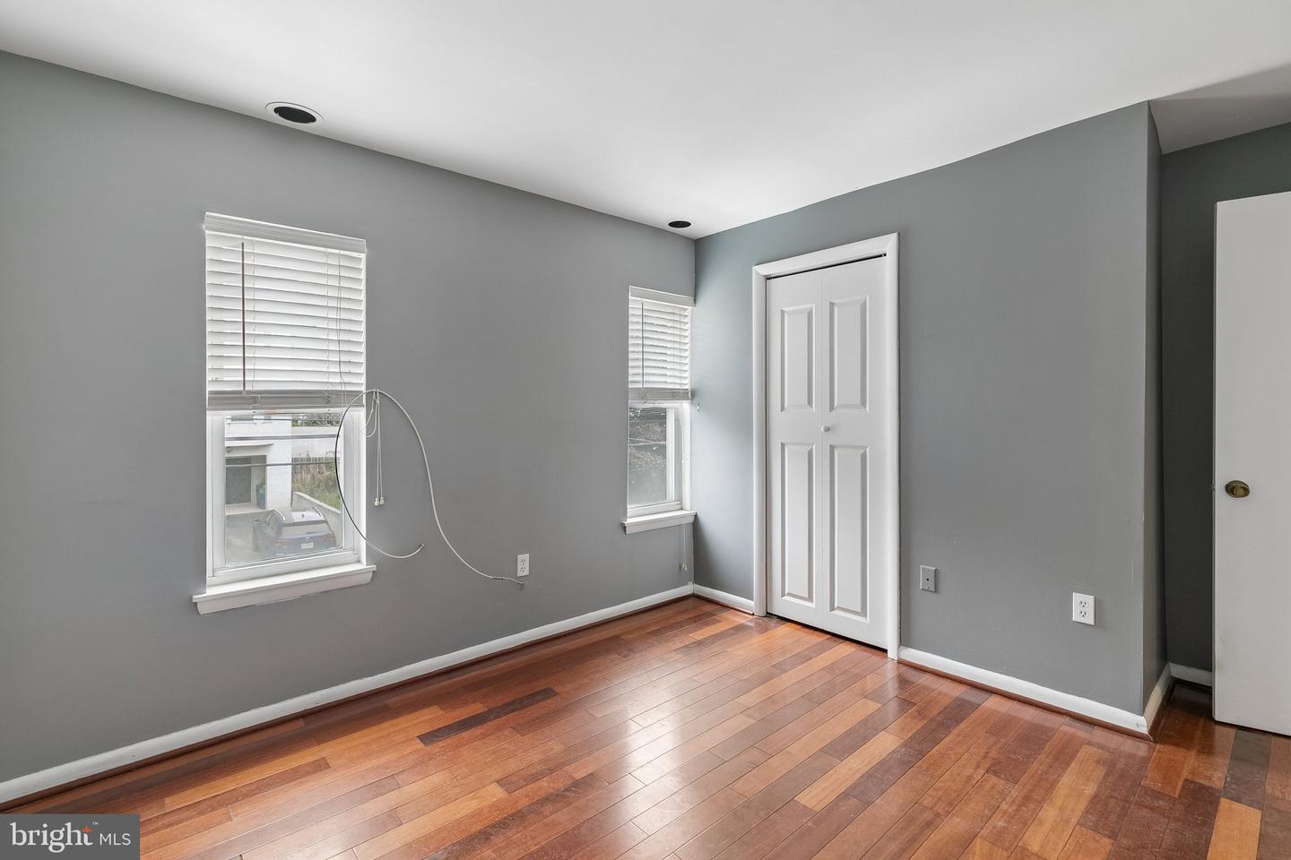 4648 Mansion St Property Photo 6