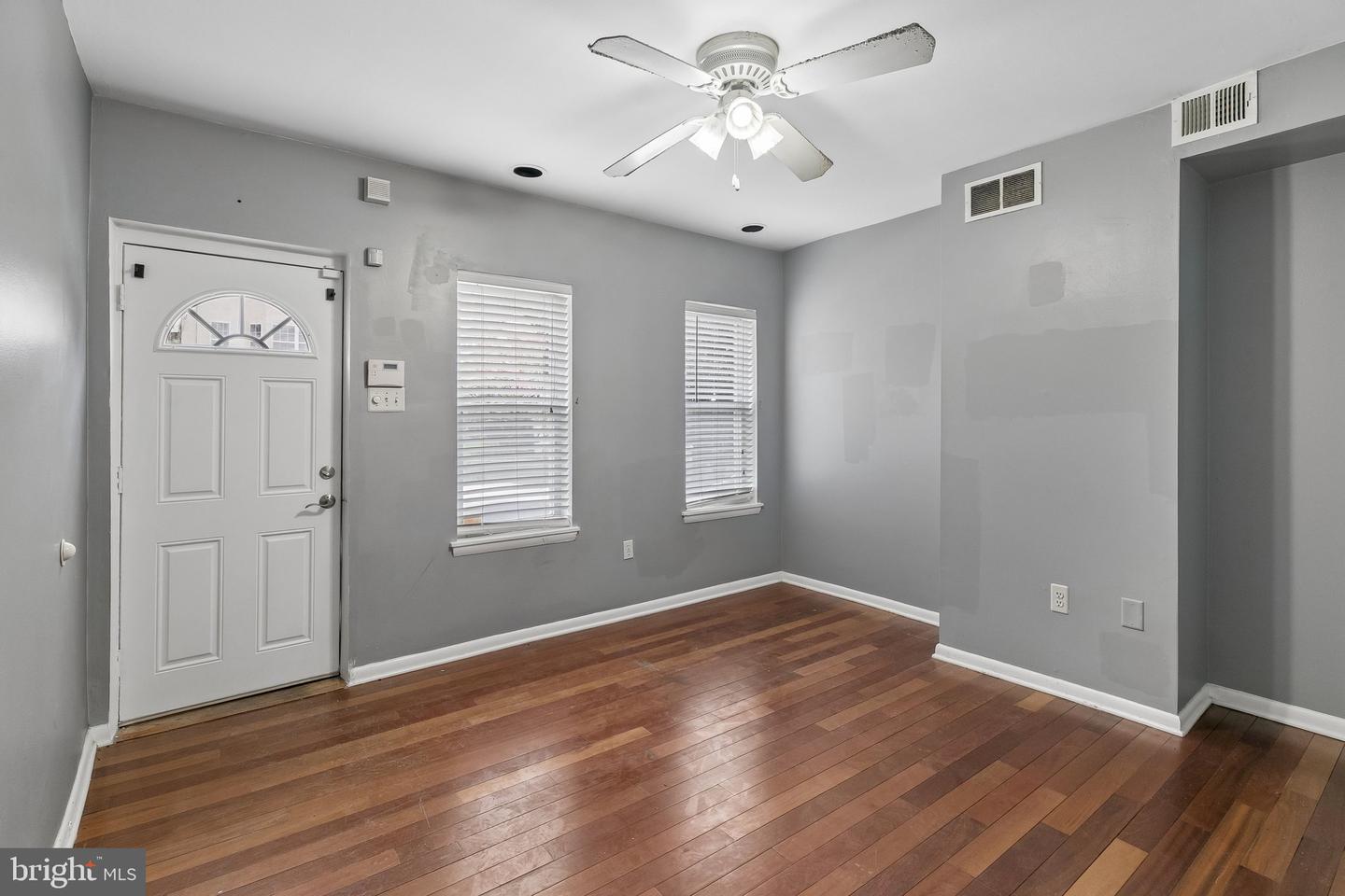 4648 Mansion St Property Photo 12