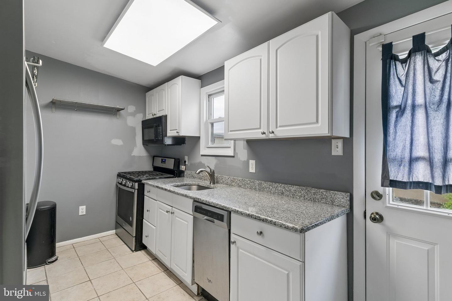 4648 Mansion St Property Photo 15