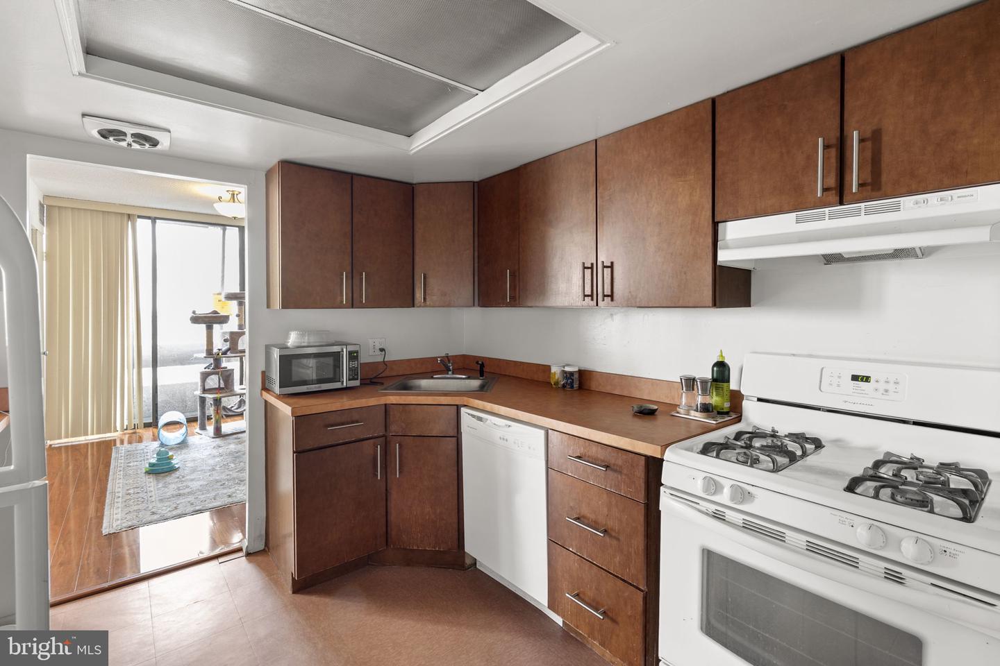 1326-42 Spruce St #2308 Property Photo 9