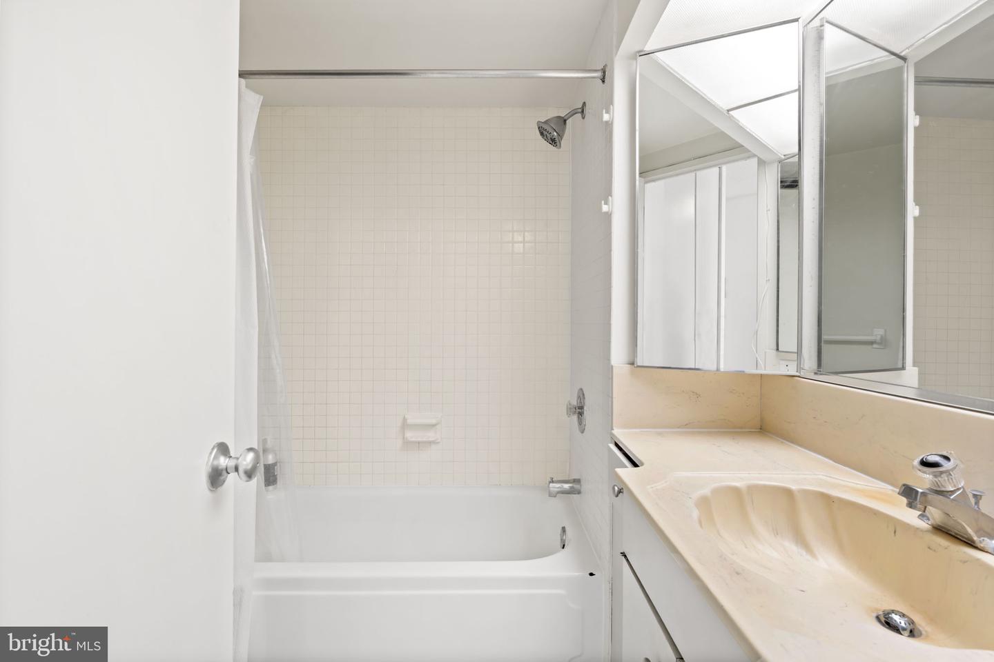 1326-42 Spruce St #2308 Property Photo 21